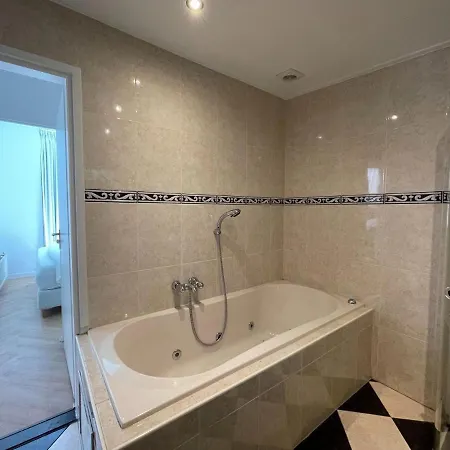 Casa vacanze In With Hot Tub & Forest Zelhem