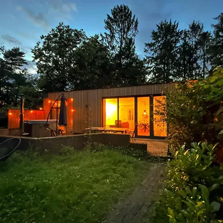 In With Hot Tub & Forest Сasa de vacaciones Zelhem
