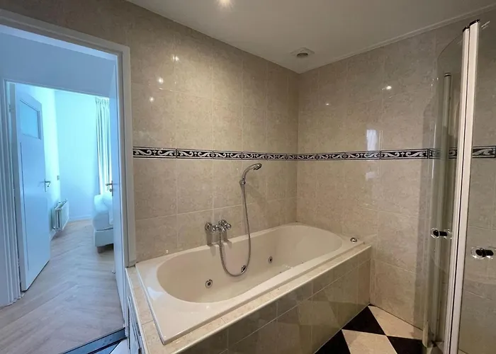 Dom wakacyjny In With Hot Tub & Forest Zelhem