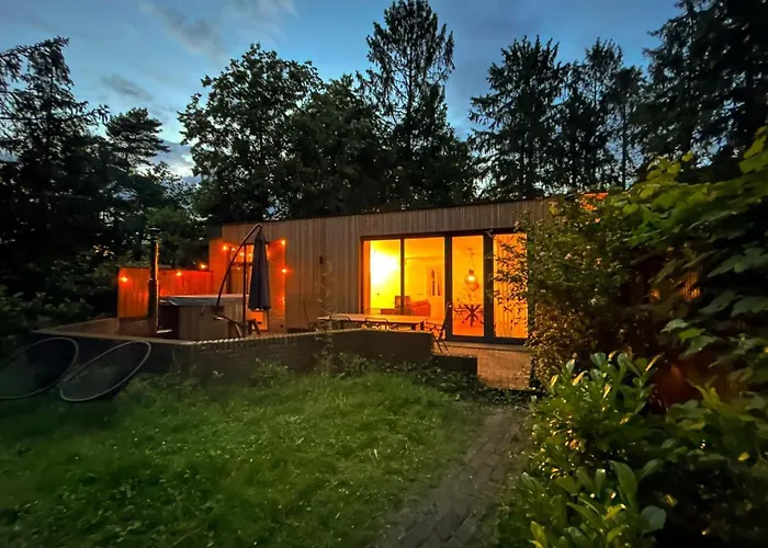 In With Hot Tub & Forest Dom wakacyjny Zelhem