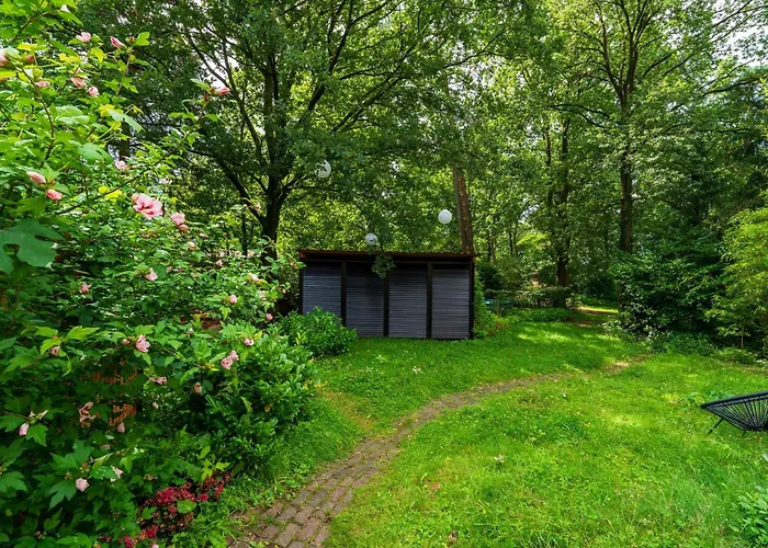 In With Hot Tub & Forest 度假居 *