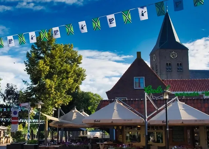 In With Hot Tub & Forest