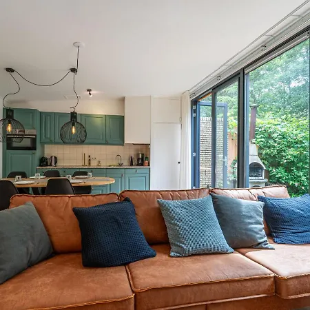 In With Hot Tub & Forest *