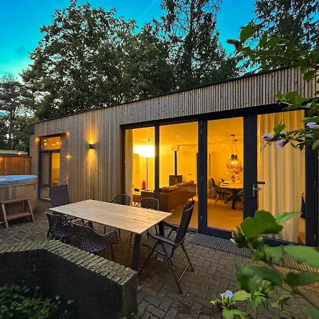 In With Hot Tub & Forest * 泽尔赫姆